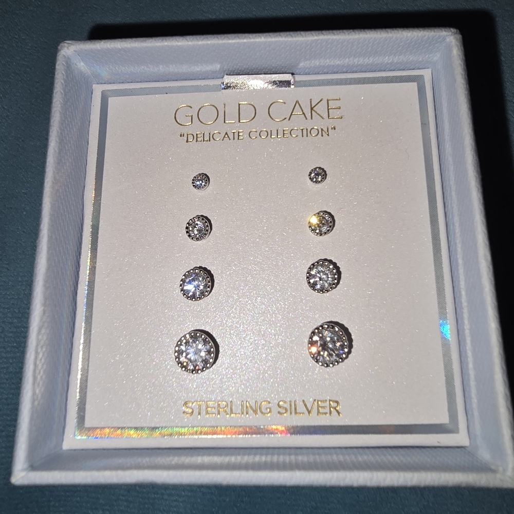BRAND NEW 4 pairs of Gold Cake sterling silver stud earrings ✨ Box included ❤️